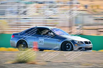 media/Oct-18-2025-Extreme Speed (Sat) [[d6d7e1fef1]]/Group 3 Purple/Session 3 (Turn 1)/